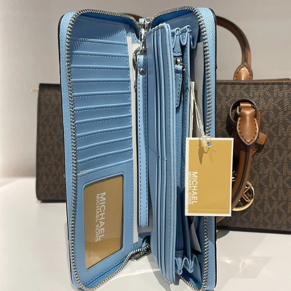 MICHAEL KORS Large Pebbled Leather Continental Wallet Phone Holder Wristlet 
NWT - Picture 6 of 16